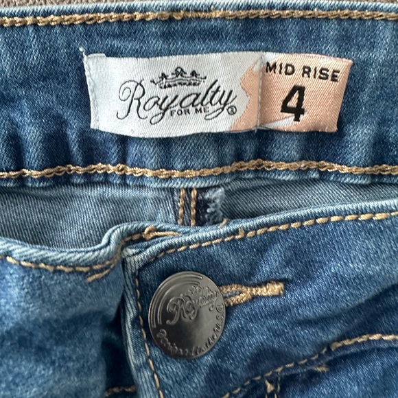 Royalty For Me Mid Rise Jeans. Size 4 - Picture 4 of 7